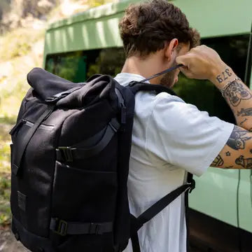 8000 Kicks Europe - NOMAD Hanfrucksack mit erweiterbarem Volumen